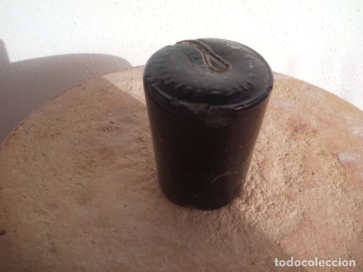 Antiquit&auml;ten: ANTIGUO CREO QUE TAPON DE VIDRIO SOPLADO DE BARRICA O TONEL DE VINO. TAPA DE CRISTAL DE BOTA