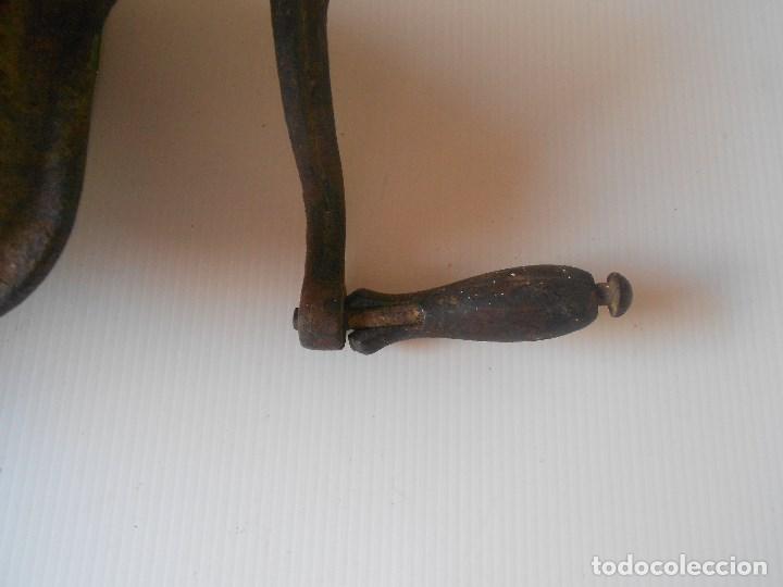 Antig&uuml;edades: maquina de picar elma - Foto 3