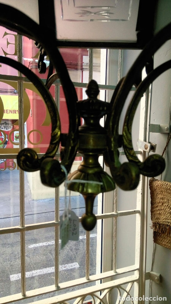 Antig&uuml;edades: Farol de bronce exagonal cristal tallado. - Foto 3