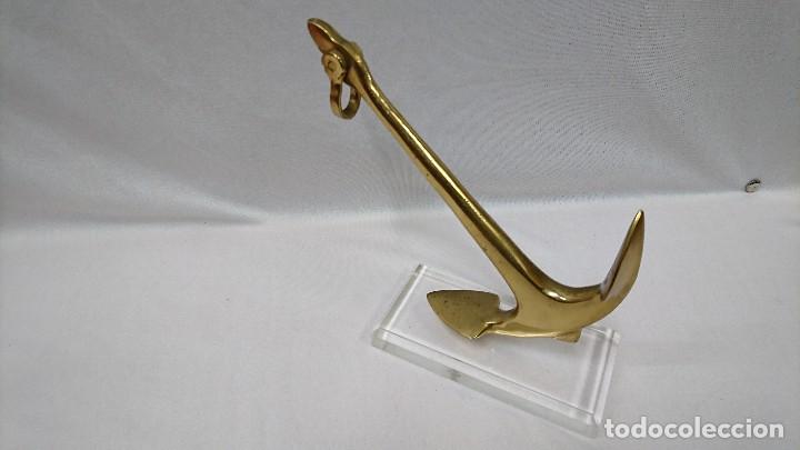 Antig&uuml;edades: ANCLA DECORATIVA EN BRONCE CON PEANA - Foto 4