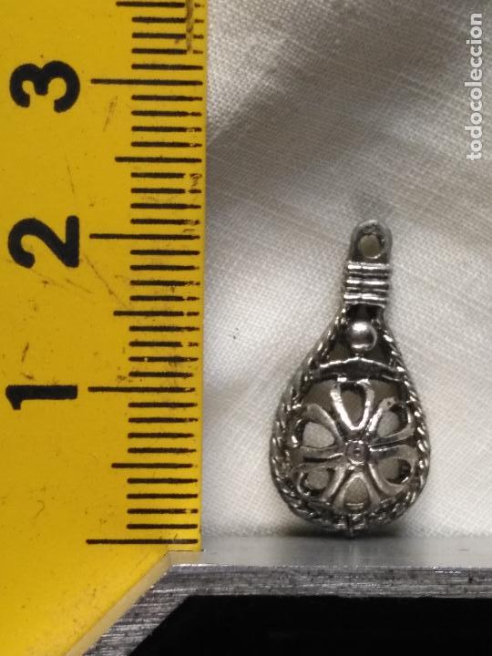 Antig&uuml;edades: ANTIGUA MEDALLA COLGAR - Foto 1