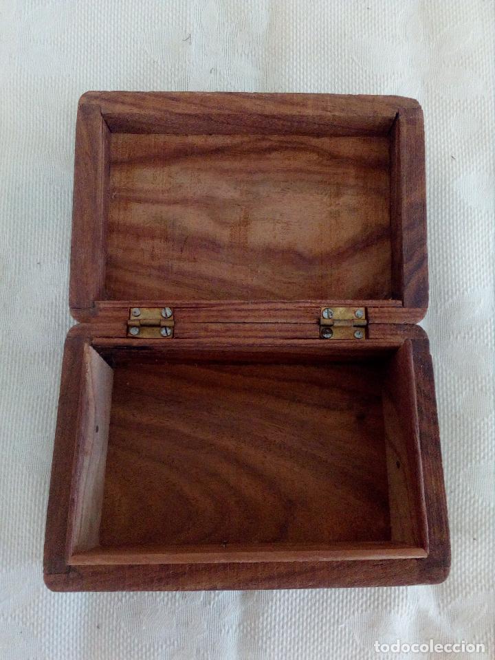 Antig&uuml;edades: CAJA DE MADERA CON INCRUSTACIONES DE HUESO. - Foto 4