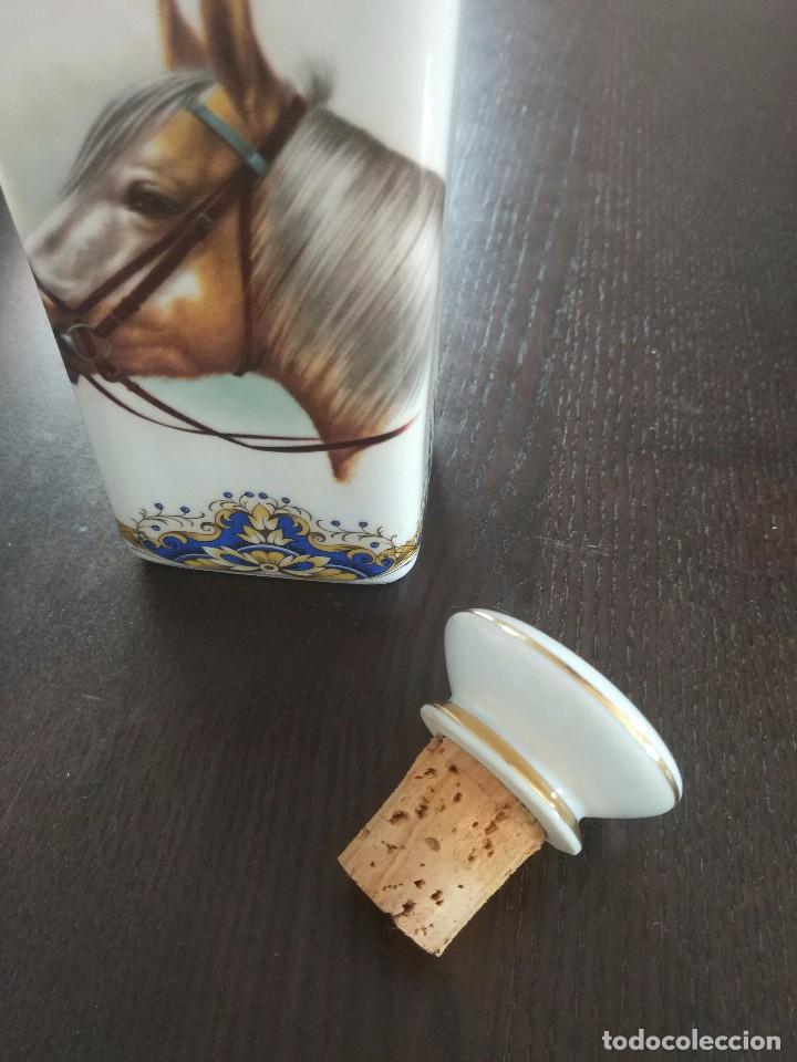Antig&uuml;edades: Botella brandy ceramica - Foto 5