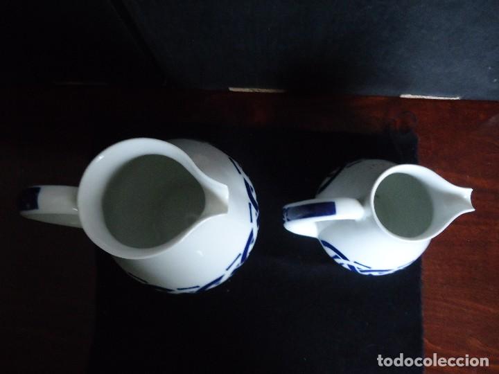 Antig&uuml;edades: JUEGO DE DOS JARRAS DE SARGADELOS - Foto 2