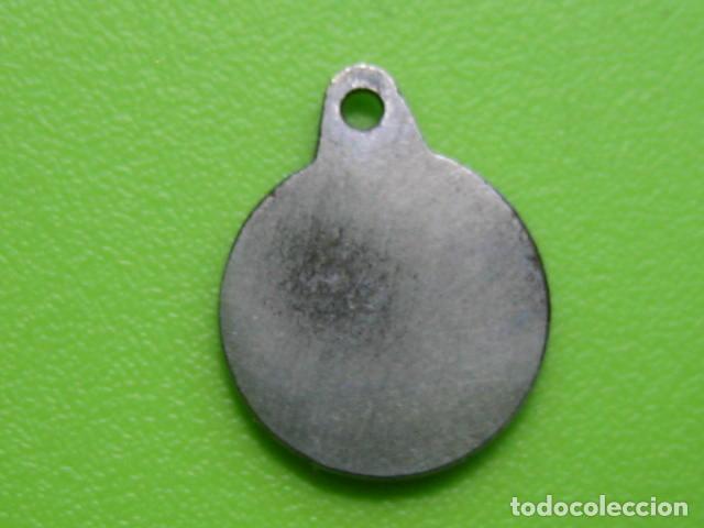 Antig&uuml;edades: Antigua medalla religiosa - Foto 2
