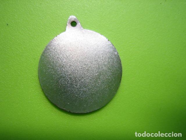 Antig&uuml;edades: Antigua medalla religiosa. - Foto 2