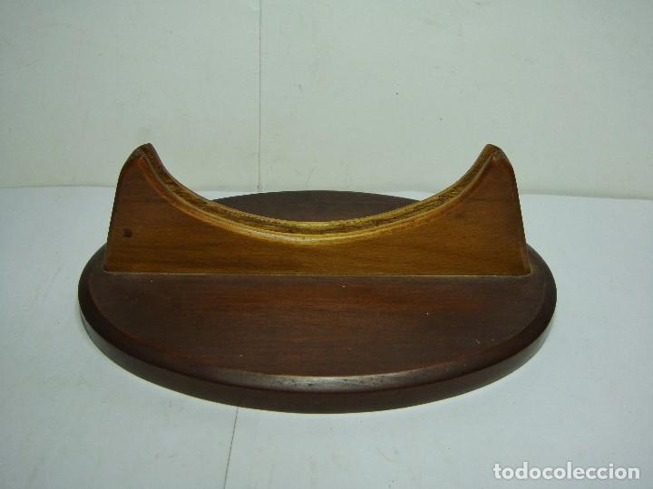 Antiques: Base de madera para medalla, medallon o metopa.