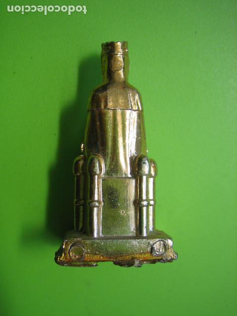 Antig&uuml;edades: Peque&ntilde;a Virgen de Monserrat en plastico - Foto 2