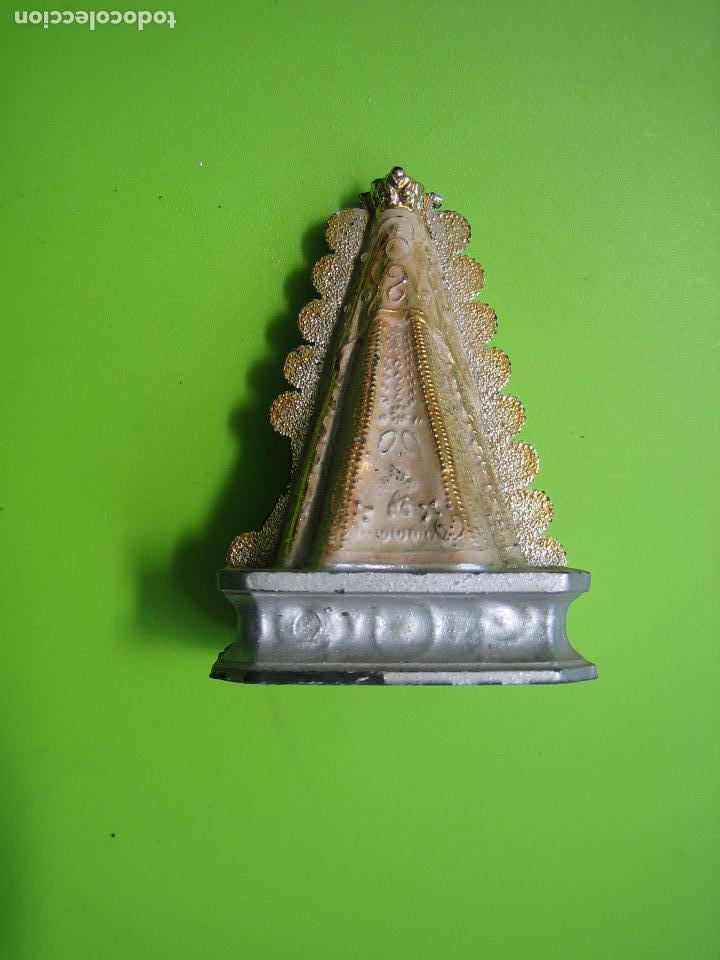 Antig&uuml;edades: Peque&ntilde;a Virgen  en plastico - Foto 2