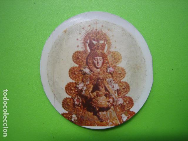 Antig&uuml;edades: Peque&ntilde;a Virgen  en plastico - Foto 4