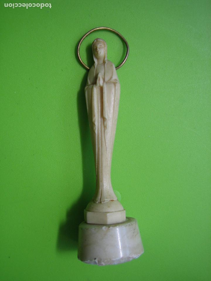 Antig&uuml;edades: Peque&ntilde;a Virgen en plastico - Foto 2