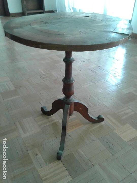 Antig&uuml;edades: MESA REDONDA DE JUEGO CON MARQUETERIA - Foto 2