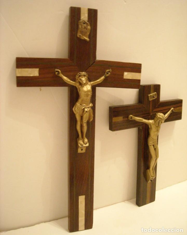 Antig&uuml;edades: DOS CRUCIFIJOS ANTIGUOS - Foto 1