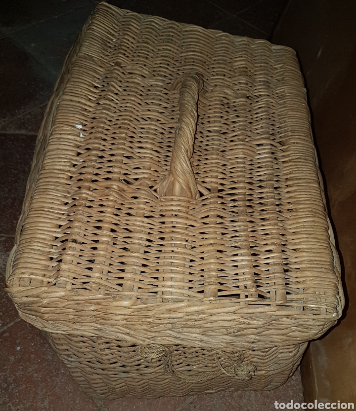 Antig&uuml;edades: Antiguo cesto mimbre en forma de caja - Foto 3