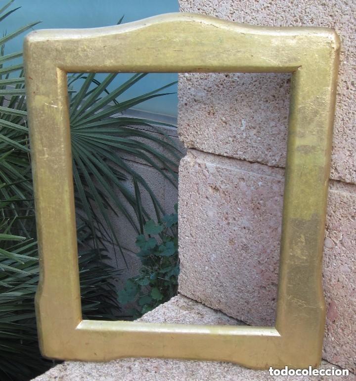 Antig&uuml;edades: Peque&ntilde;o marco de madera con pan de oro - Foto 1