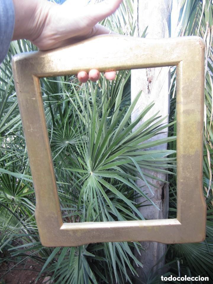 Antig&uuml;edades: Peque&ntilde;o marco de madera con pan de oro - Foto 4