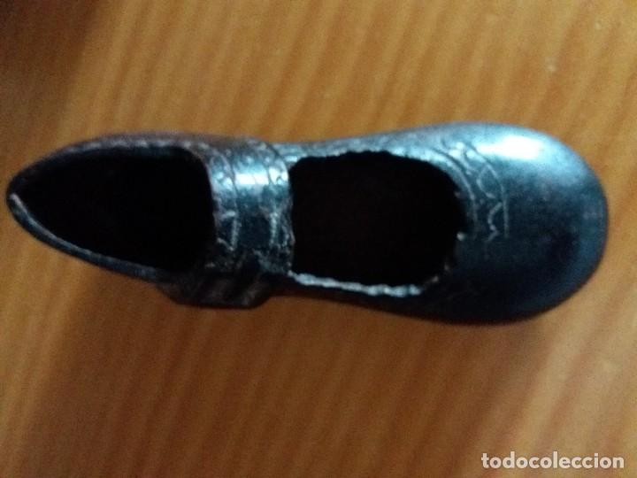 Antig&uuml;edades: ZAPATOS MERCEDITAS HIERRO - Foto 2