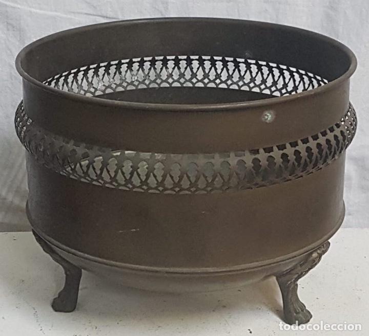 Antiquit&eacute;s: Portatiestos de lat&oacute;n