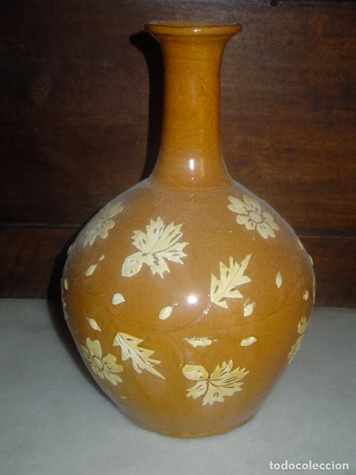 Antig&uuml;edades: botella o floreoro ceramica popular de Cuerva ( Toledo)