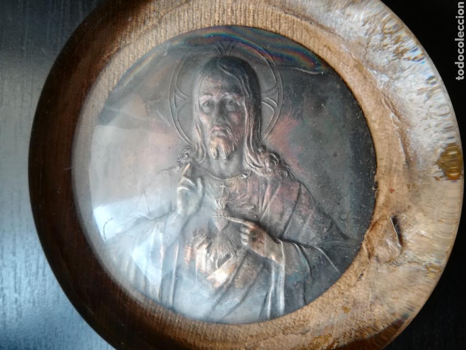 Antig&uuml;edades: Antiguo pisapapeles Sagrado Coraz&oacute;n - Foto 2