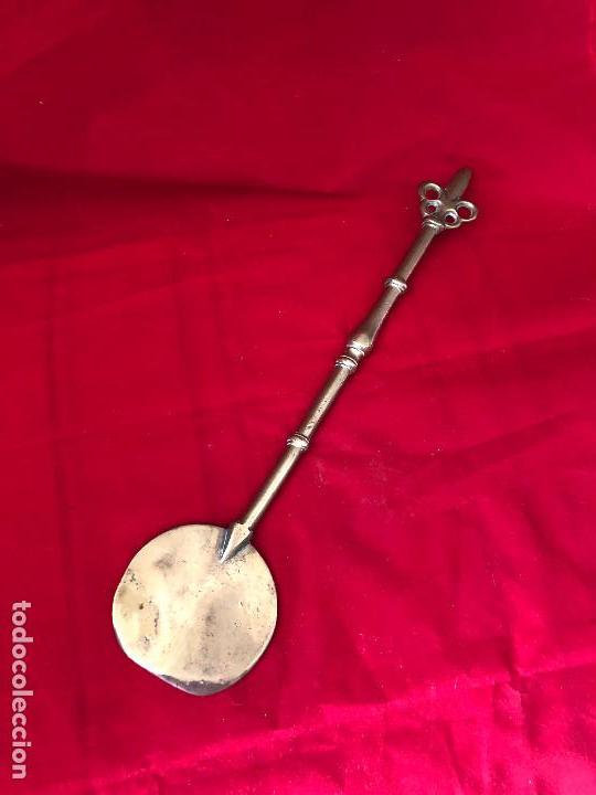Antig&uuml;edades: PALETIILA O UTIL DE CHIMENEA EN BRONCE - Foto 1