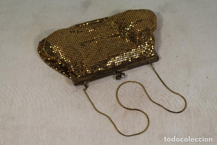 Antig&uuml;edades: bolso vintage dorado - Foto 1
