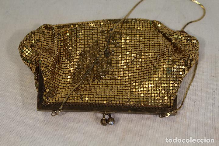 Antig&uuml;edades: bolso vintage dorado - Foto 2