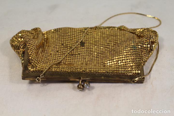 Antig&uuml;edades: bolso vintage dorado - Foto 3