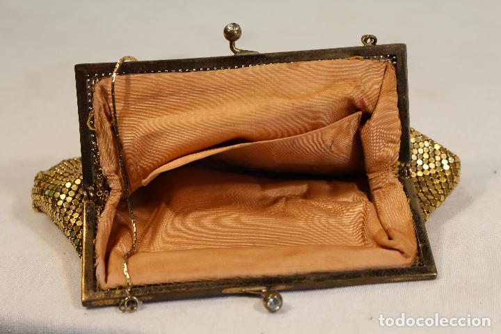 Antig&uuml;edades: bolso vintage dorado - Foto 5
