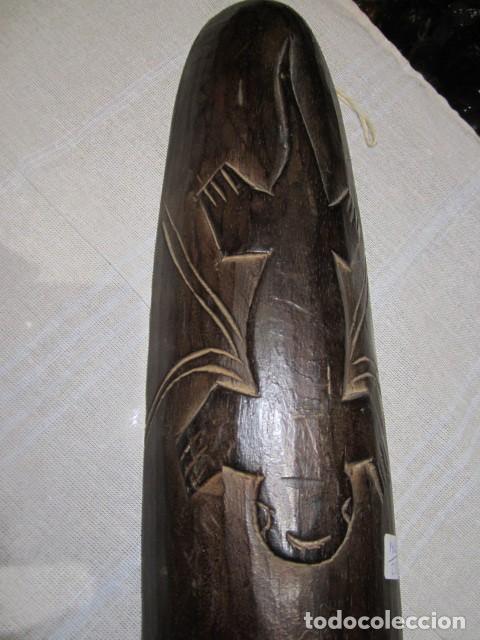 Antig&uuml;edades: M&aacute;scara de madera. 11 x 45 cms. - Foto 2