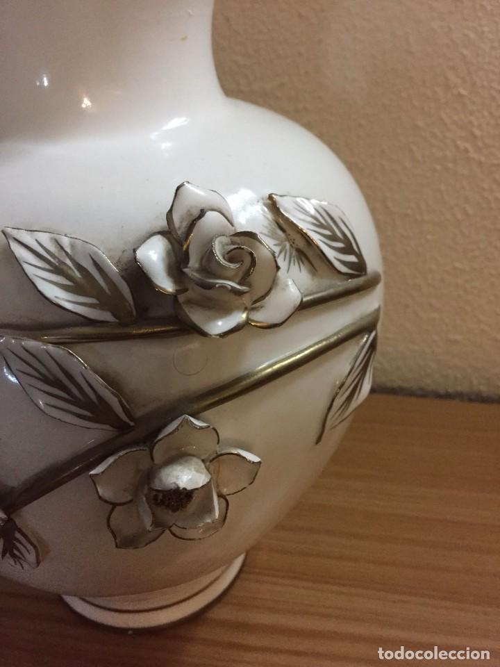 Antig&uuml;edades: JARRON CON FLORES EN RELIEVE - Foto 7