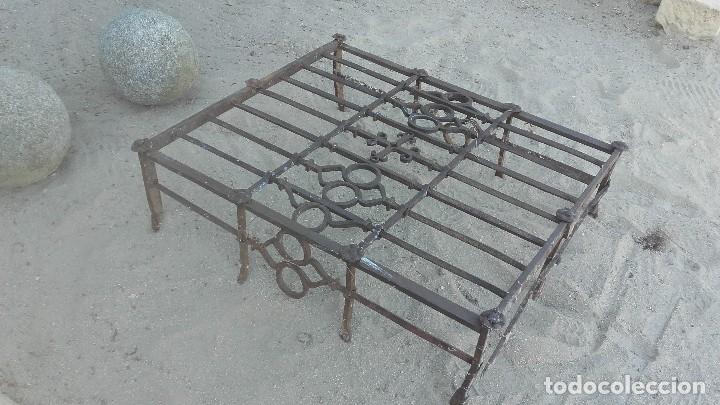 Antig&uuml;edades: Reja Antig&uuml;a S. XVI (pieza &uacute;nica)