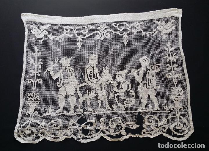Antig&uuml;edades: Encaje de red - visillo siglo XIX - Foto 2