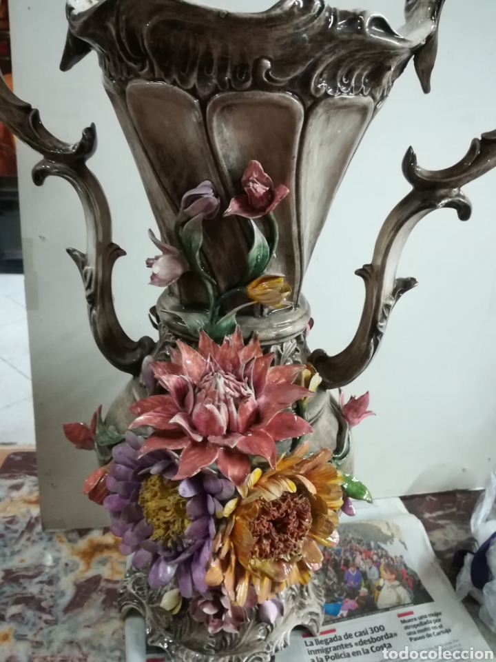Antig&uuml;edades: Jarr&oacute;n de porcelana capo di monte - Foto 3