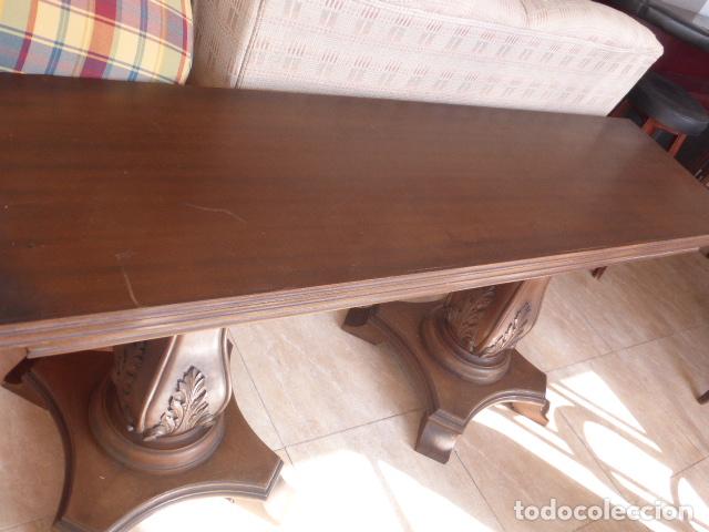 Antig&uuml;edades: MESA DE LIBRO CON PATAS DE MADERA TALLADA - Foto 3