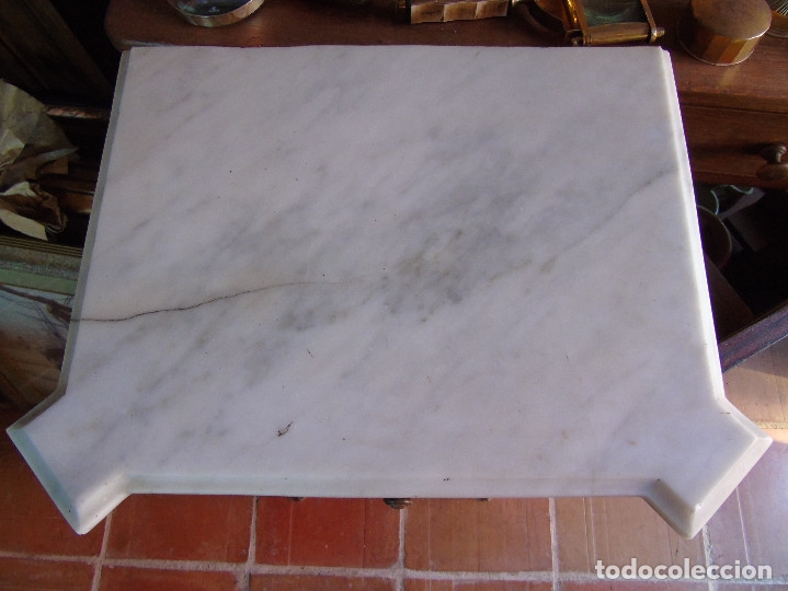Antig&uuml;edades: MESILLA DE MADERA DE NOGAL, CON M&Aacute;RMOL BLANCO. - Foto 4