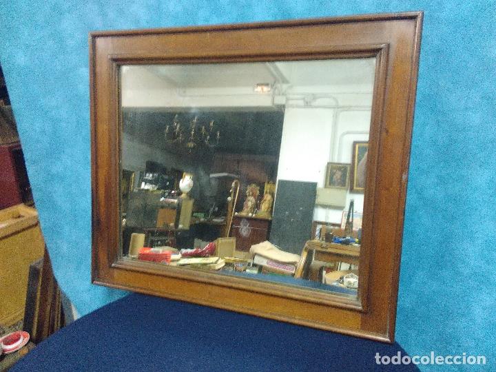 Antig&uuml;edades: MARCO DE NOGAL CON ESPEJO. - Foto 2