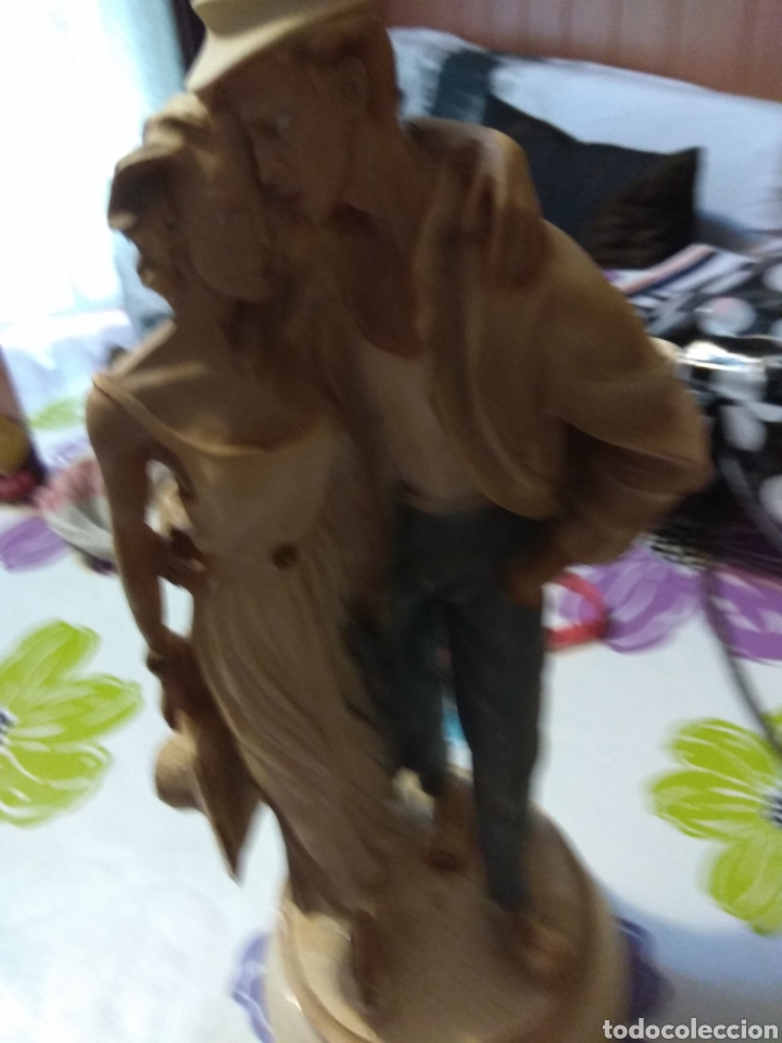 Antig&uuml;edades: Figura pareja con pie de marmol - Foto 1
