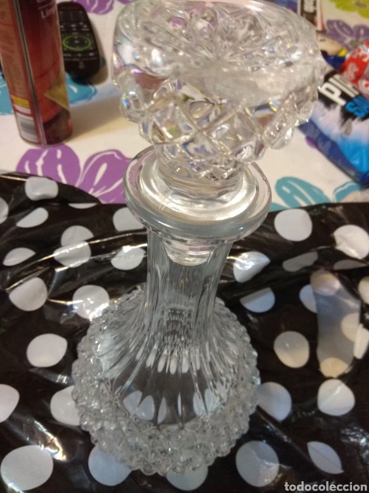 Antig&uuml;edades: Licorera de cristal tallado - Foto 1