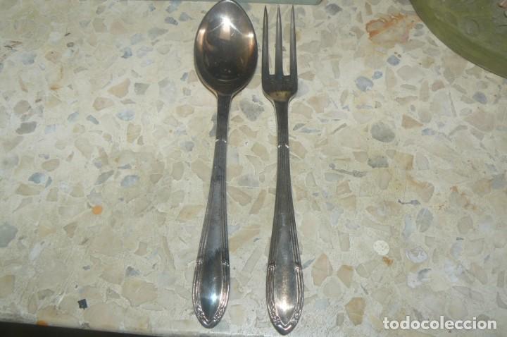 Antig&uuml;edades: 2 CUBIERTOS PARA POSTRE,DE ALPACA PLATEADA - EN SU ESTUCHE - Foto 2