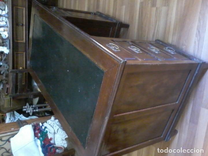 Antig&uuml;edades: ANTIGUA MESA ESCRITORIO DE NOGAL - Foto 3