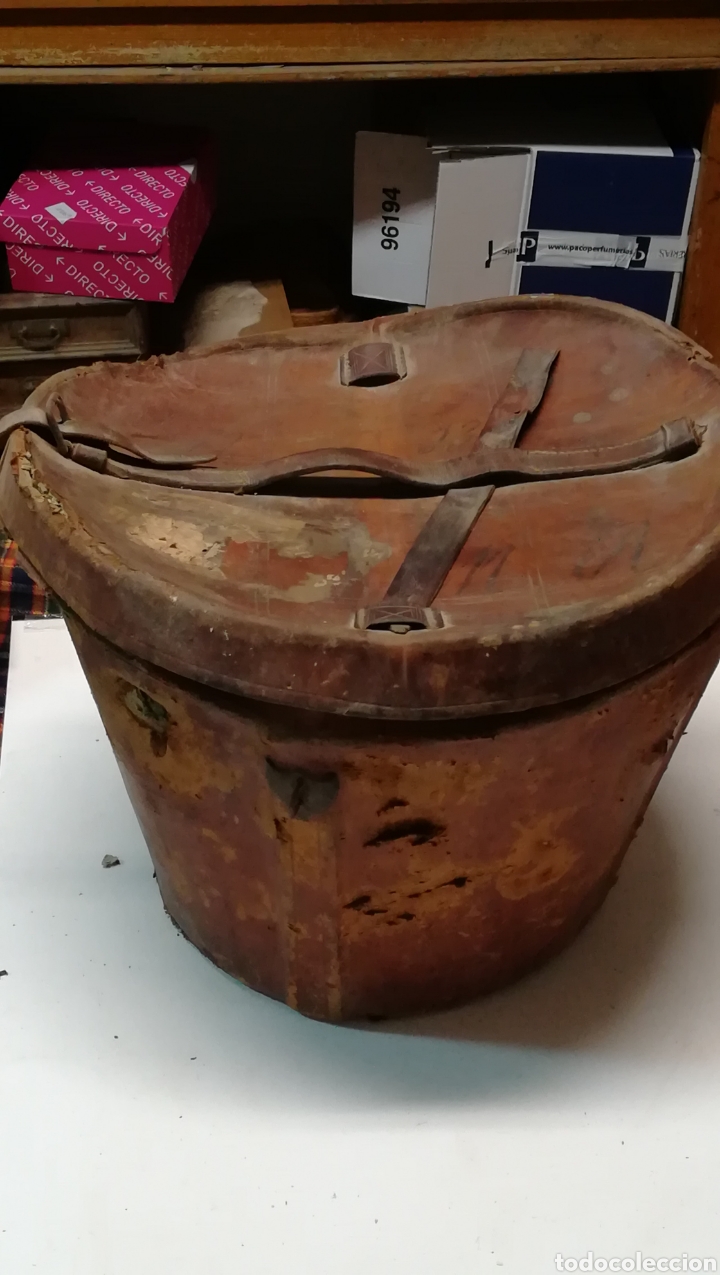 Antig&uuml;edades: Sombrerero de piel - Foto 1