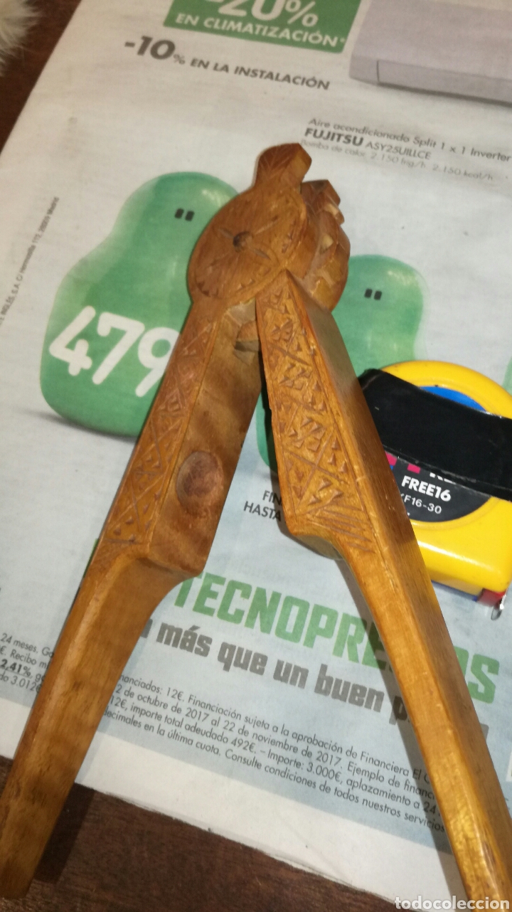 Antig&uuml;edades: Casca avellanas o pi&ntilde;ones de madera - Foto 2