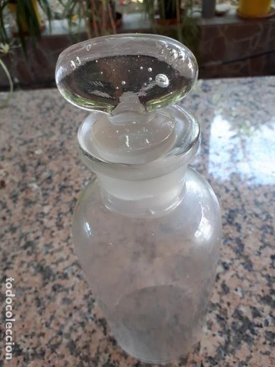 Antig&uuml;edades: antigua botella de cristal - Foto 2