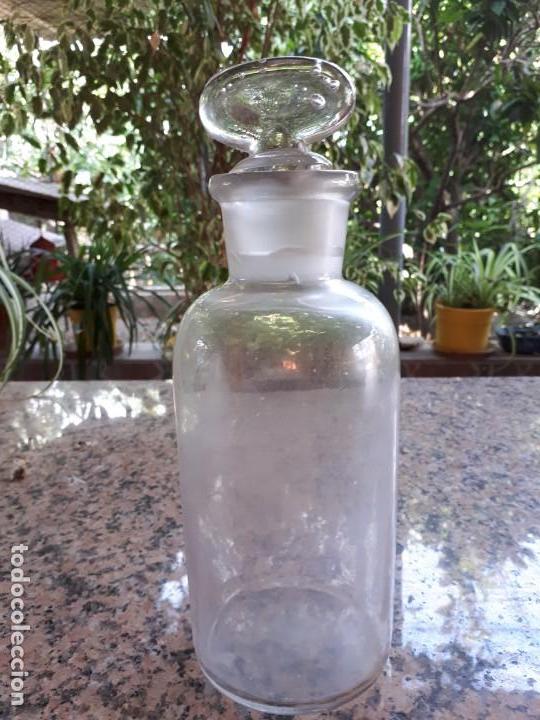 Antig&uuml;edades: antigua botella de cristal - Foto 1