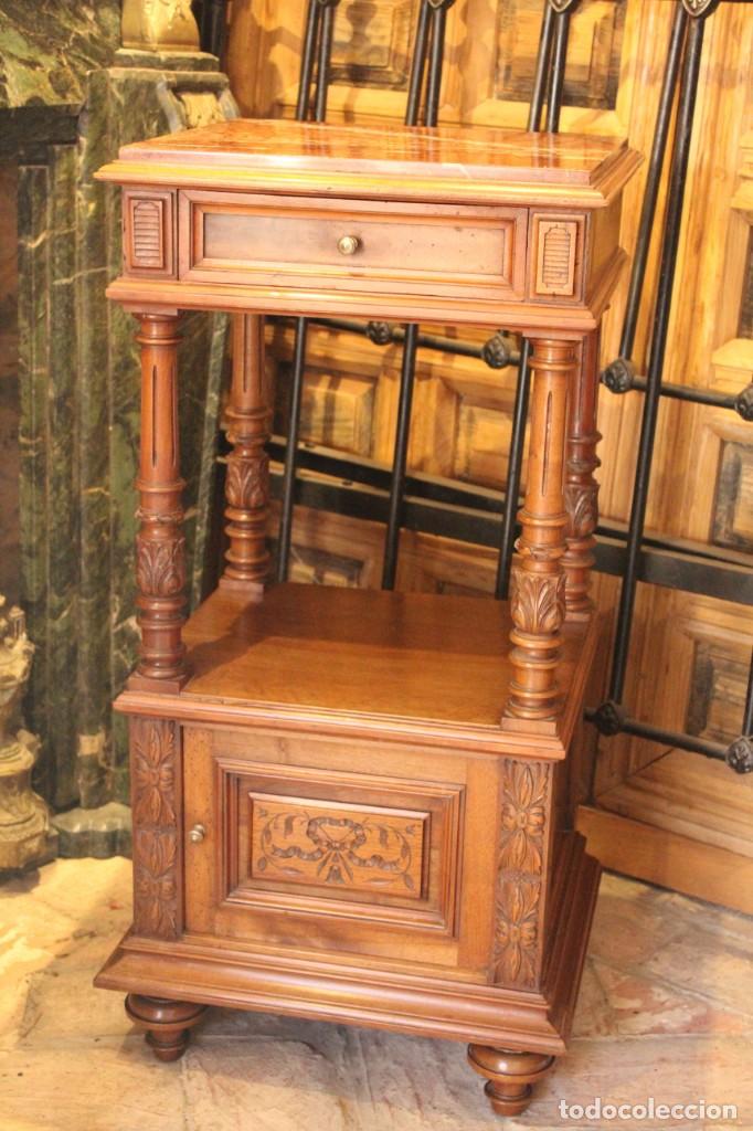 Antig&uuml;edades: Mesita, mesa de madera de nogal - Foto 2