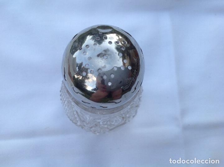 Antig&uuml;edades: Caster de metal y cristal. - Foto 2