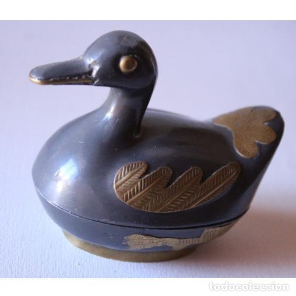 Antig&uuml;edades: Caja, joyero de plomo con forma de pato