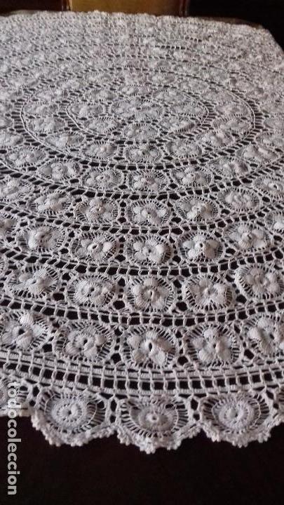 Antig&uuml;edades: ANTIGUO TAPETE DE CROCHET, CON DEFECTO. - Foto 3