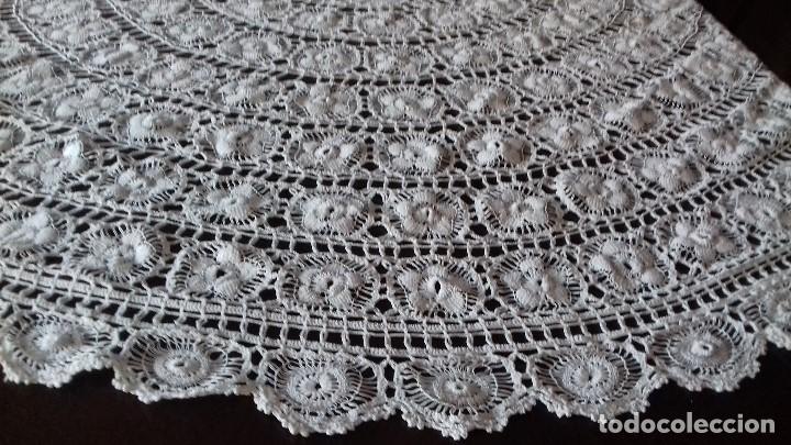 Antig&uuml;edades: ANTIGUO TAPETE DE CROCHET, CON DEFECTO. - Foto 4